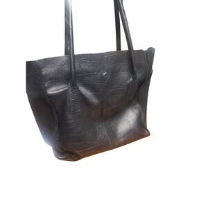 All purpose leather tote bag in good condition